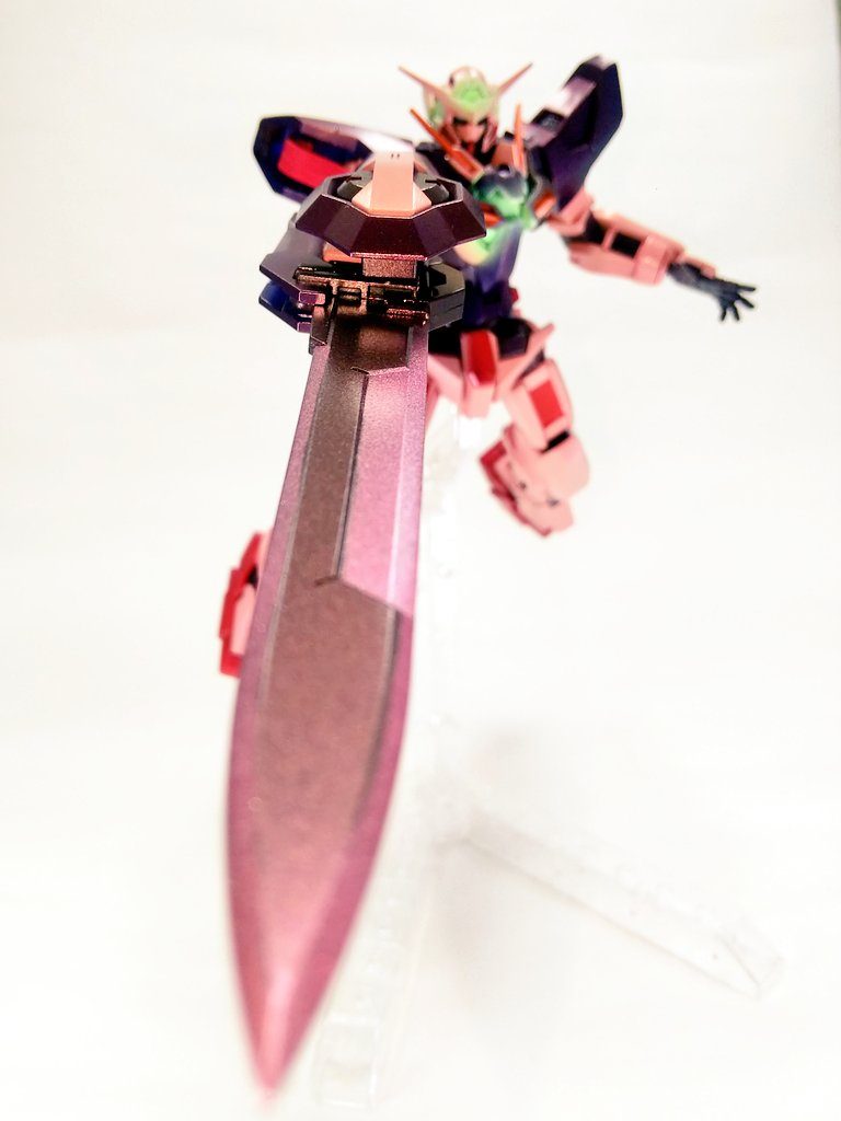 GNソードソード↔ライフルに変形する時に絶対干渉すると思ったので思いっきり削り込んでます