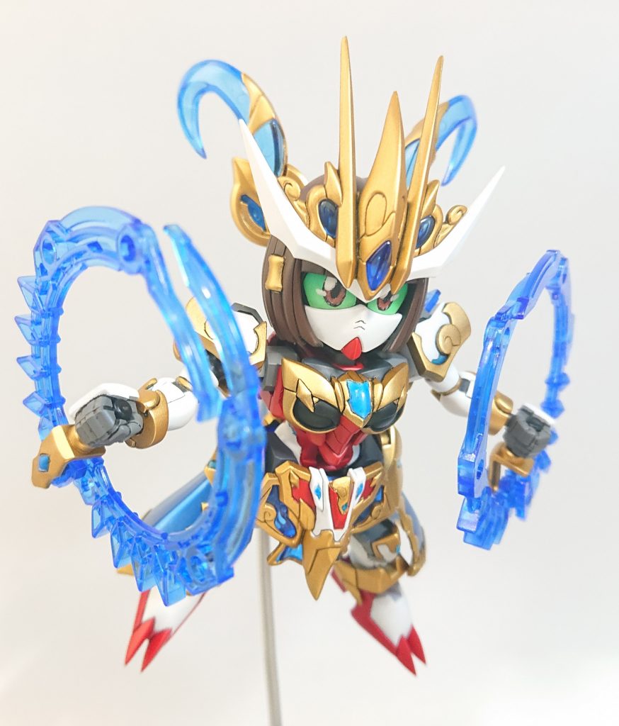 一番のこだわりは目付属のシールはなぜか黒縁がなく、なんか精気がないような感じがしたので、思いきって描く事にしました😆参考にしたのは、津島先生の漫画三国創傑伝 焔虎譚に出ているルージュです作るうえで色々検索している時に発見してひとめぼれしちゃいました😍技量が足らず、さすがに全く同じとはいきませんでしたが、ポイ感じにはなり気に入っています😍