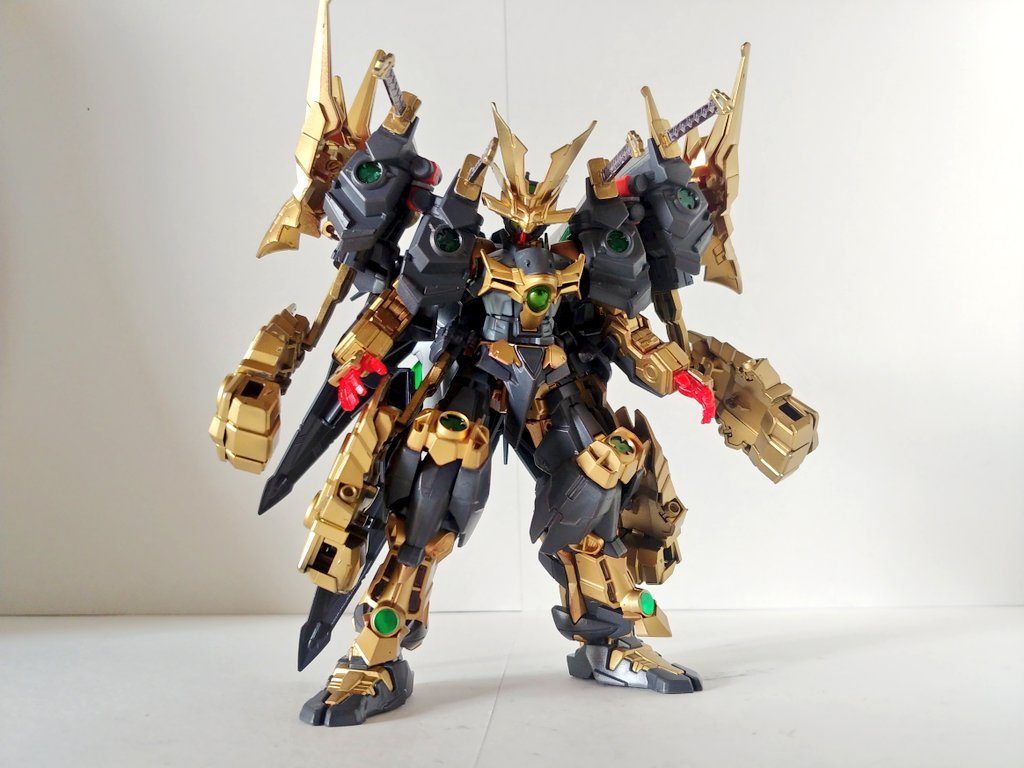 金のガンダムマーカーが足らず作業を中断せざるを得なくなったので二本買っておくことにします。おまけの作品は既に投稿してあるのでそちらもどうぞ。是非いいねとコメントをよろしくお願いします。