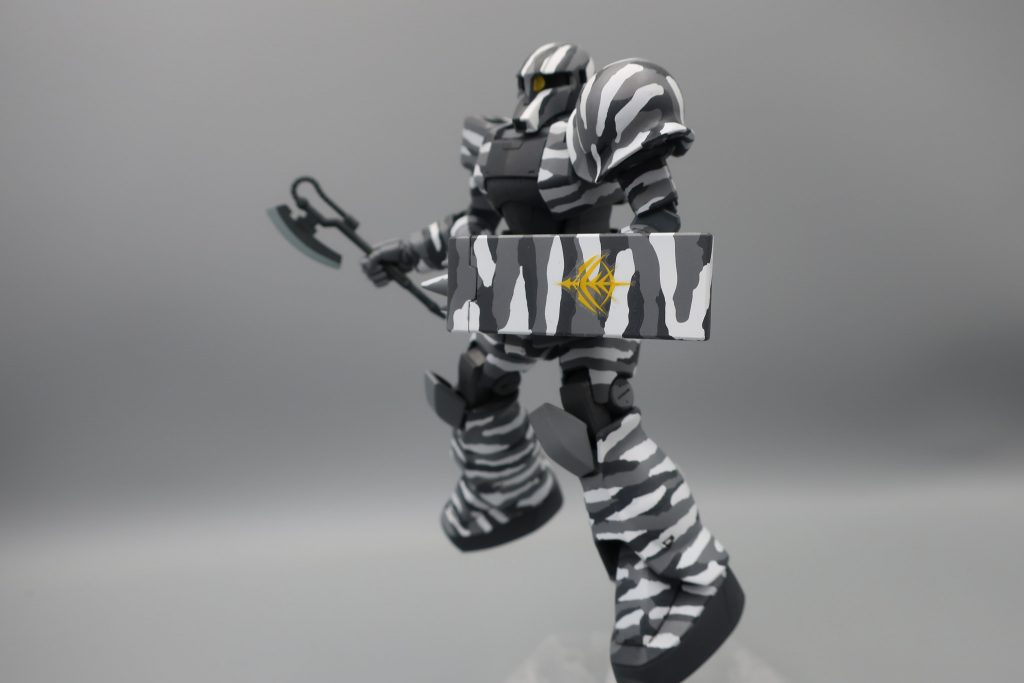 【機体解説】うむうむ迷彩にデカールは合わない。貼ったところで・・・・。手の震えがいい感じになって・・・ない。