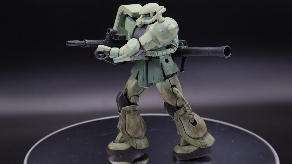 ザクといえば歩きながらマシンガン構えてるイメージ