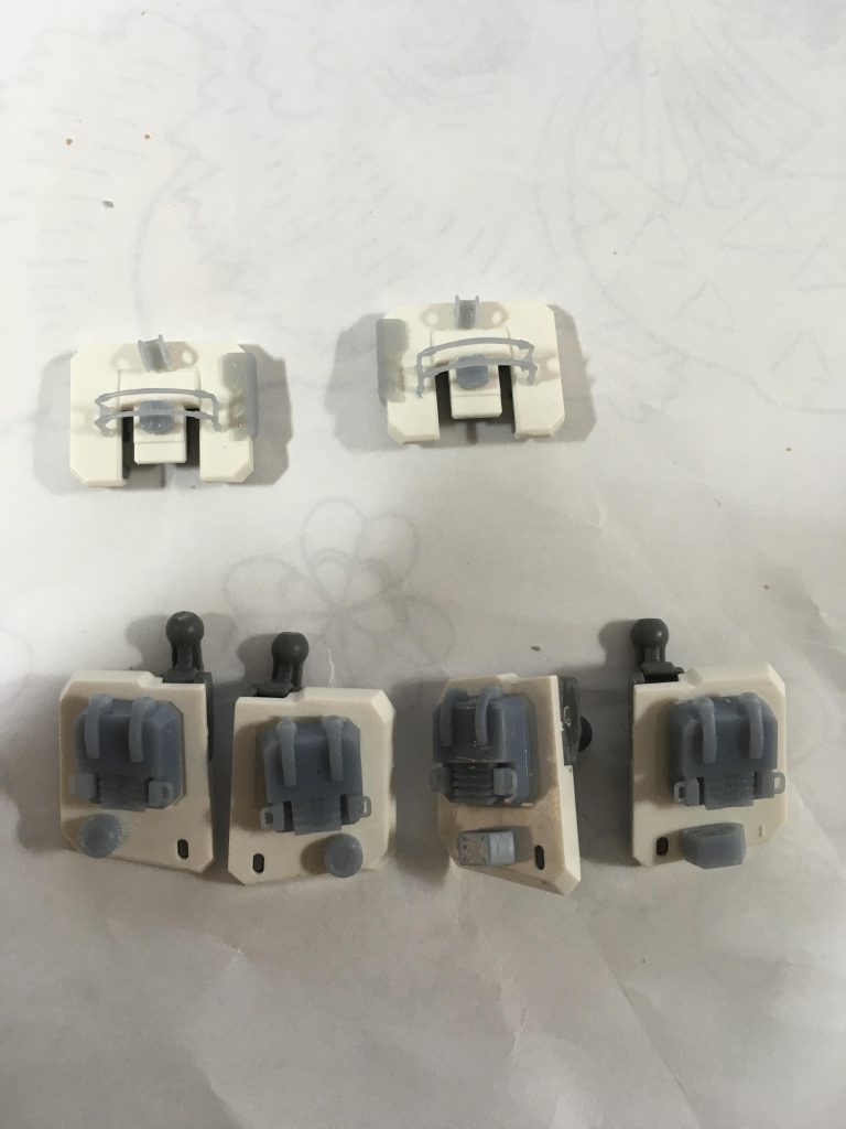 腰の黄色いボックスは新しい形状に変更しました。