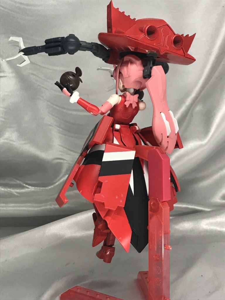 後ろビグロは頭部と髪をつなぐパーツに追加ジョイントを設けて、そこに接続しています。