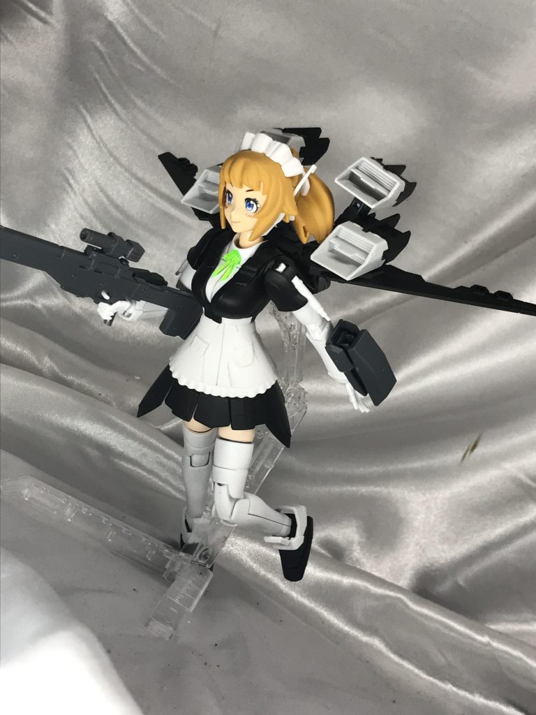 エールの名の通り、背中はエール風。翼は展開式になってます。