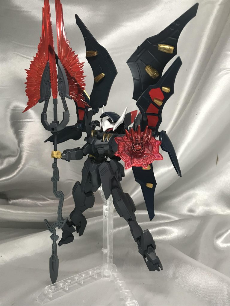 全クロークを展開して高機動モードに。左手の血炎の爪はルプスレクスの爪をメタリックレッドで塗装。他社の魔法陣エフェクトと合わせて装備させました。
