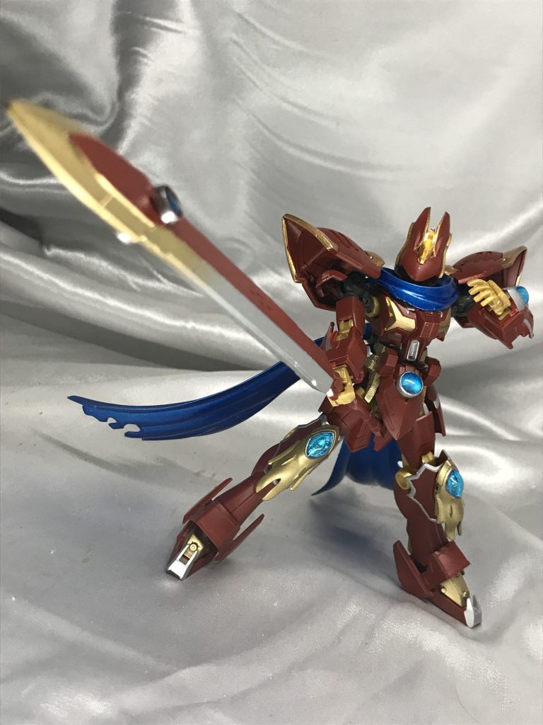 お前元から斬馬剣みたいな規模の剣持ってるんかい、と放送当初はビビりました。基本はソードメイス、刃先は30MMの大剣のものを使っています。思ったより軽いので楽々保持できます。