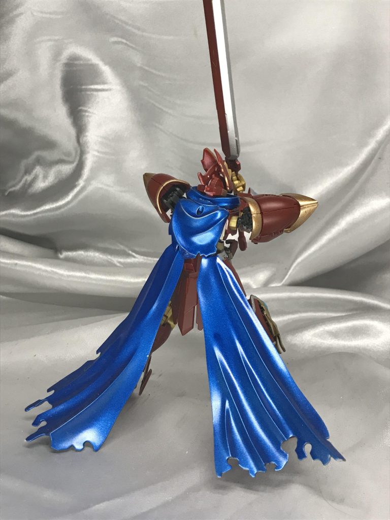 マントは他社のクラッシュマントを。接地を助けてくれるんですが股関節の緩さでめっちゃ開脚しちゃいます(;゜□゜)