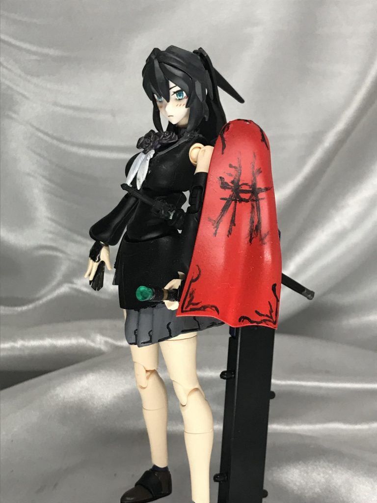 雨宮先生風に書けるわけないだろいい加減にしろ。肩の布にはいかにもな文字と絵を。 ちょっとガジャリっぽく書きました。