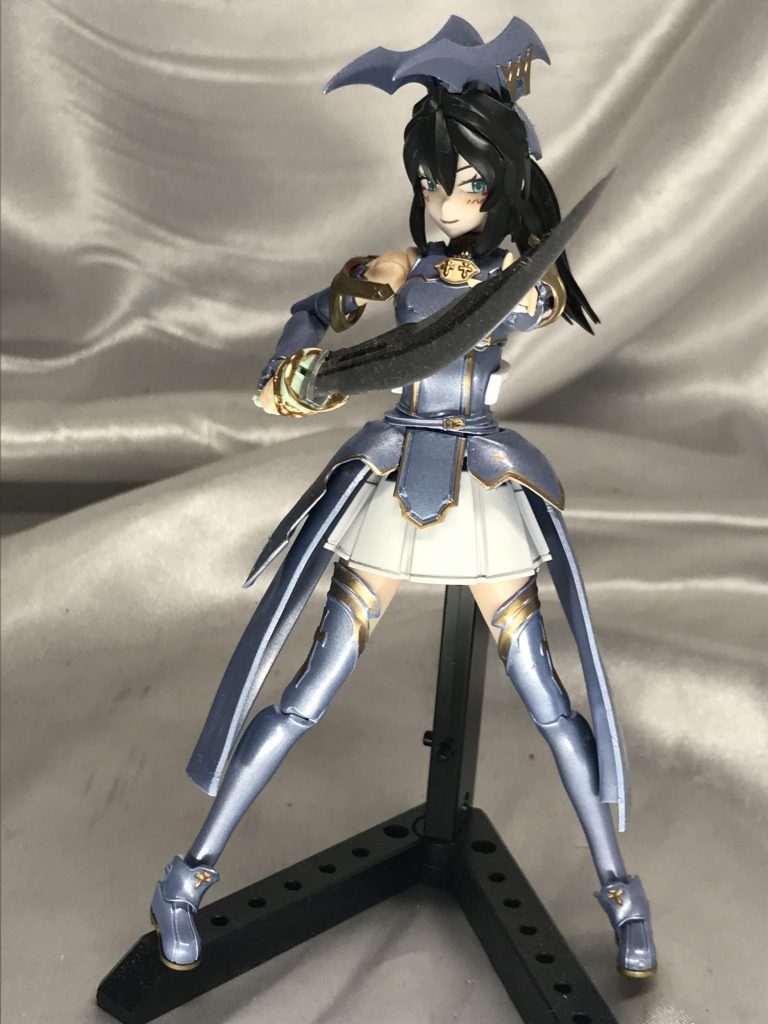 こちらは騎士。ボディはほぼそのままアスナのものを塗り替えで。頭飾りは他社の武器セットから、双角を目立たせるよう他はおとなしめに。