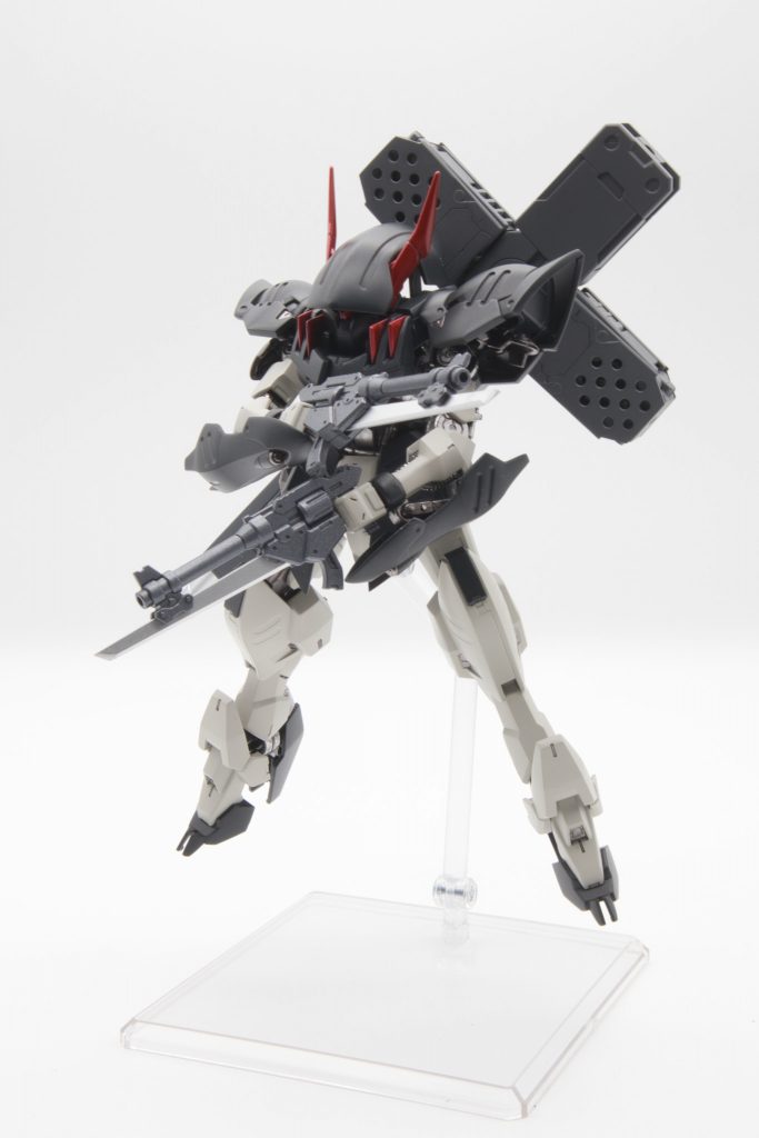 シュヴァルベカスタムからハンドガンを拝借。