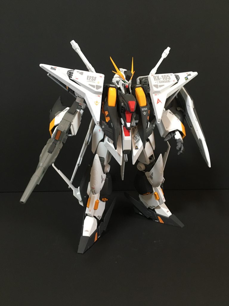 正面2胸の赤色塗装をどこまで行うか?悩みました。