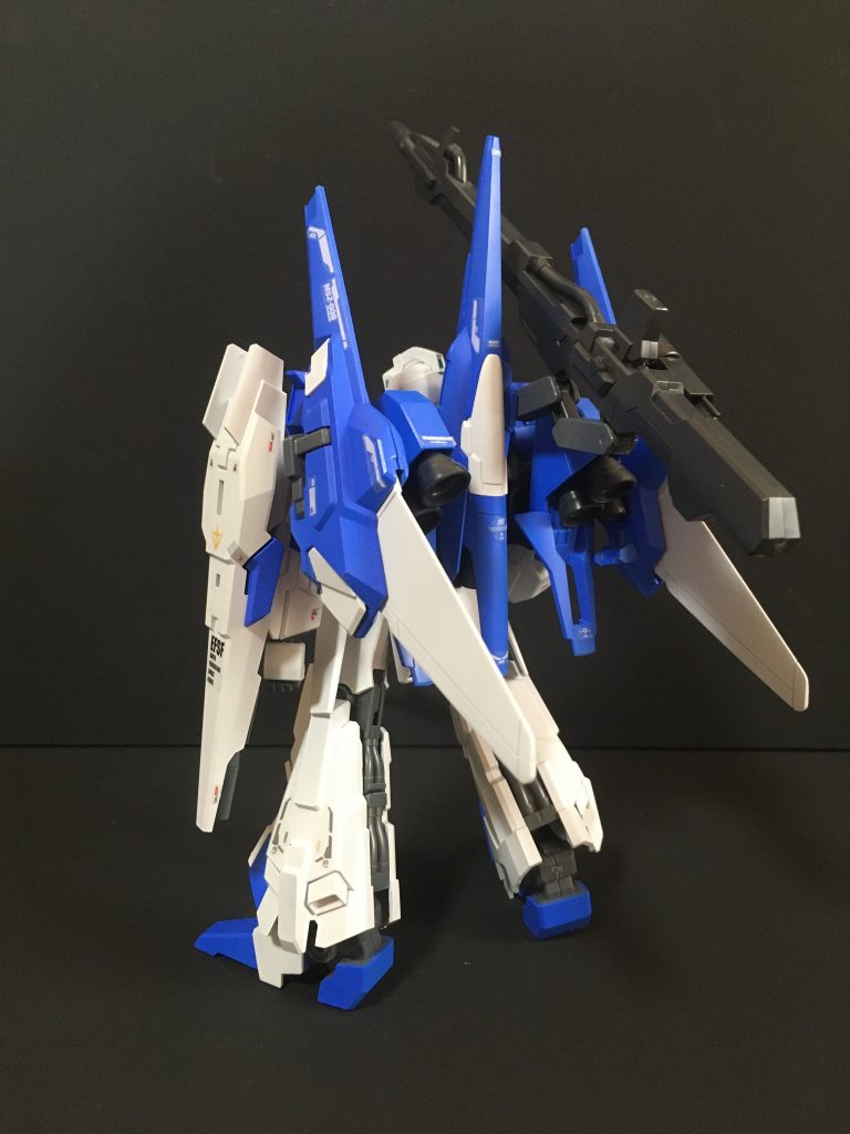 バックパックユニットはディフェンサーユニットと隊長機のウィングのミキシングとしています。