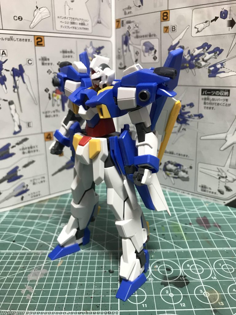 ウイングをウエストに移しつつ、頭部のアンテナもカットしました。