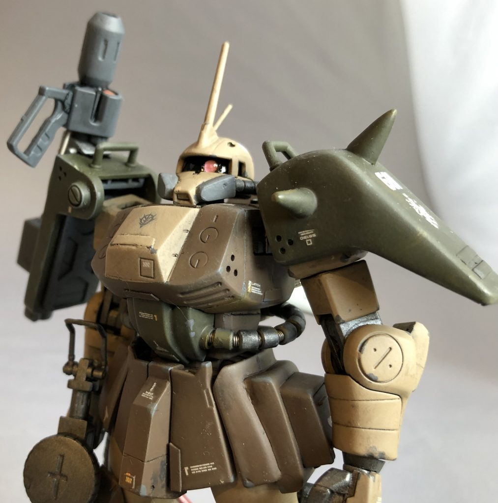 いつものようにモノアイシールドだけ光沢仕上げ。潤んだ瞳。