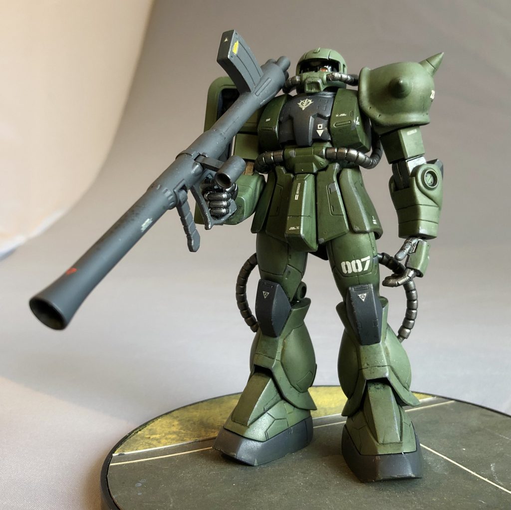 我が家のマウンテンサイクルにてディザートザク用ザクの素体を探索していたところ、旧HG08小隊版ザク06Jがまるごと発掘されました。折角なので仕上げることにしました。