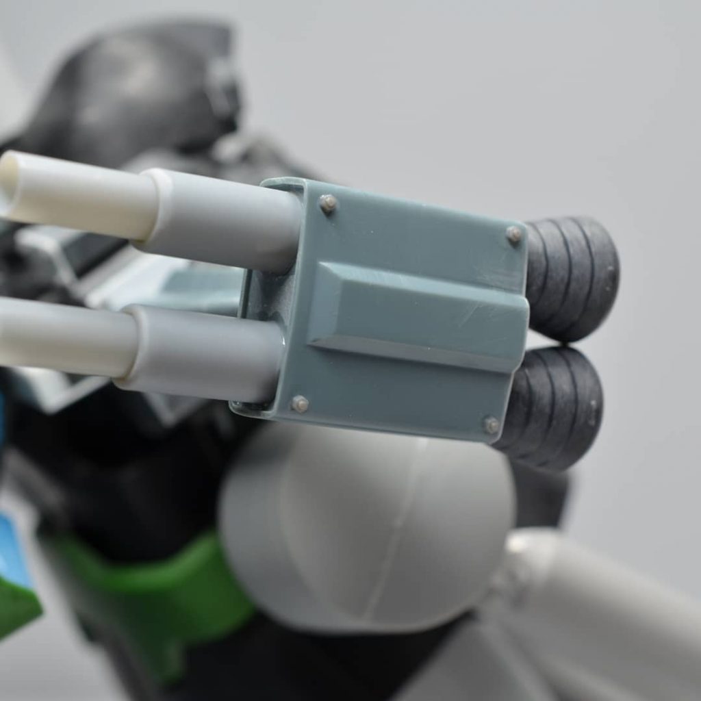 ブラウブロの有線ビーム砲を改造したものです。