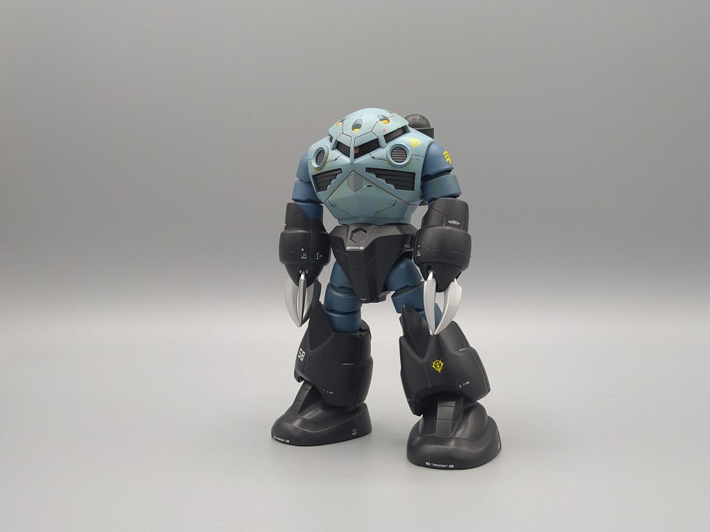 これも古い機体なので可動範囲は狭めです。