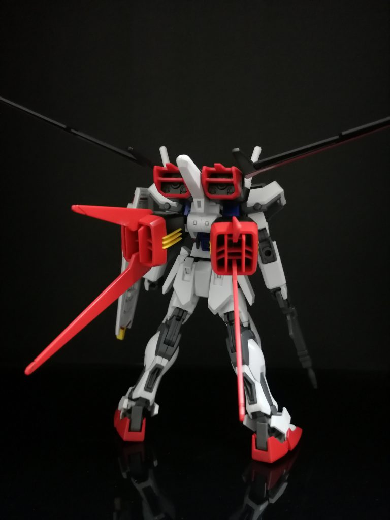 エールストライカーもHGですが、見事に再現されているキットです。