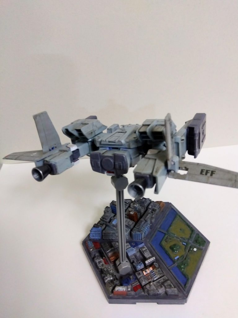 塗装はシタデル。その上からウェザリングしたら、想定していた以上に汚しが酷くなって……ベースは30MMのものを使用。こっちの塗装も細かくて苦労しました。