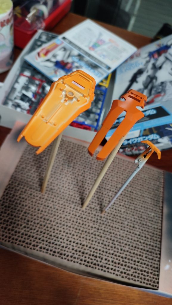 ラゴゥの説明書通りに調色してパーツ別に塗っただけ。