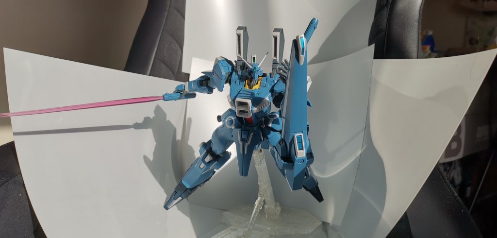 カッコイイポーズを求めて…–6枚目/制作者：紫雨