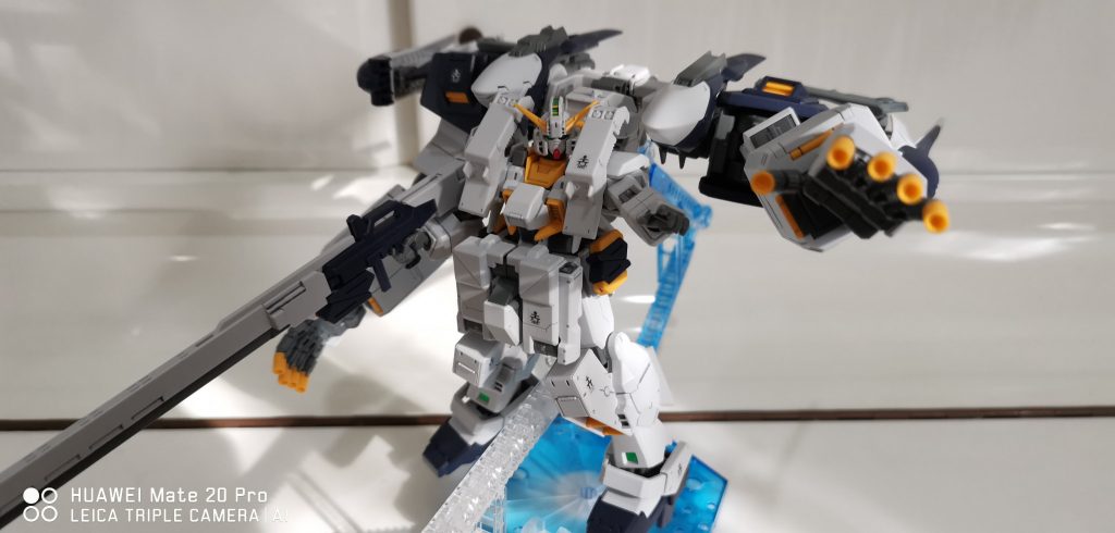 カッコイイポーズを求めて…–3枚目/制作者：紫雨