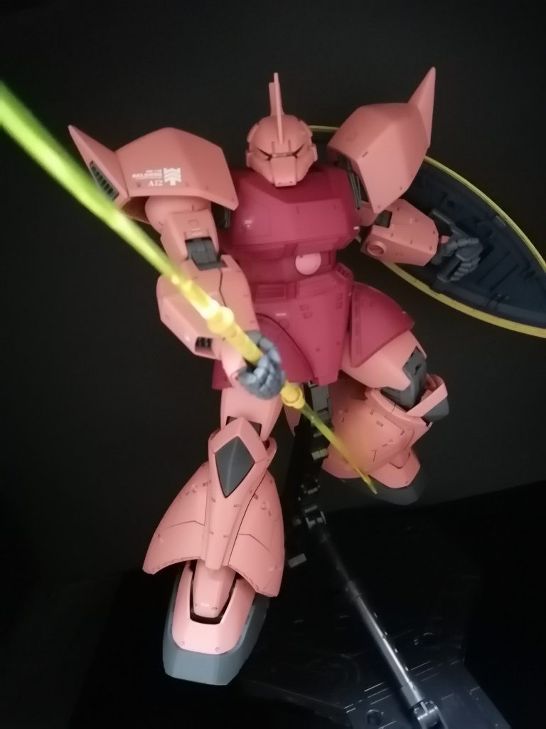 箱絵風にビーム・ナギナタを構えたポーズ。最後まで見ていただき、ありがとうございます。