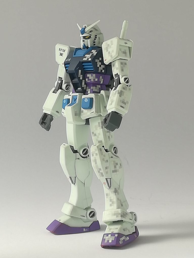 無料なのに十分カッコ良いキットです。いつか、隙間なくデカールを貼ると印象がどの様に変わるか も試してみたいです。