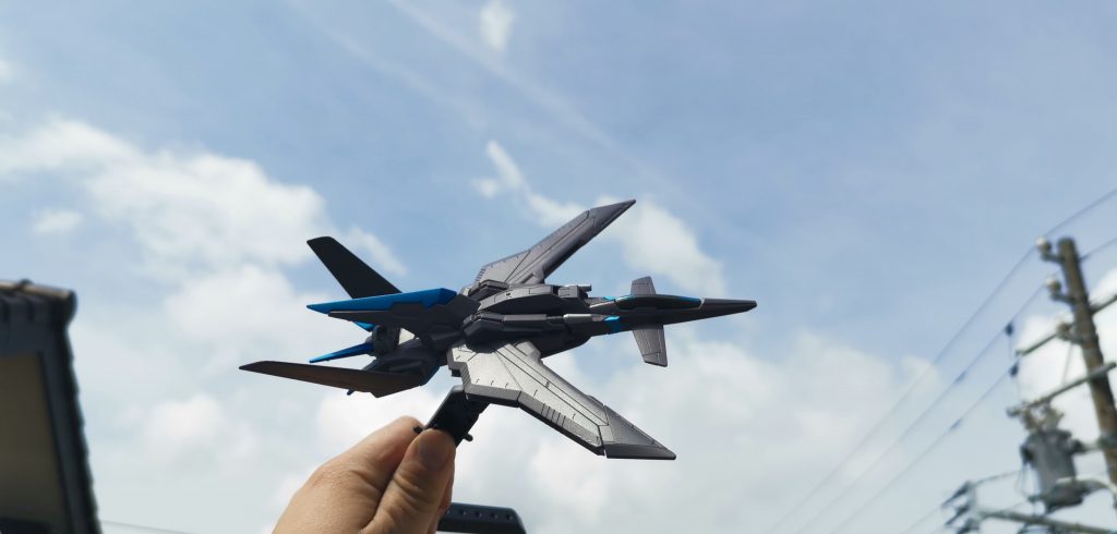 また、GNドライブにも改良がしてあり三本の推力偏向クラビカルアンテナを搭載。現代で言う推力偏向ノズルと同じような役割をしている。