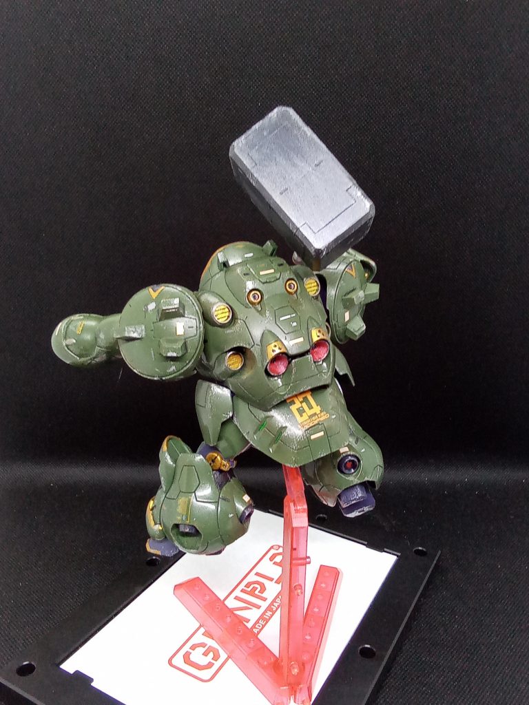 背部からの一枚鉄血の機体なのにでかくて塗装がしやすかったです