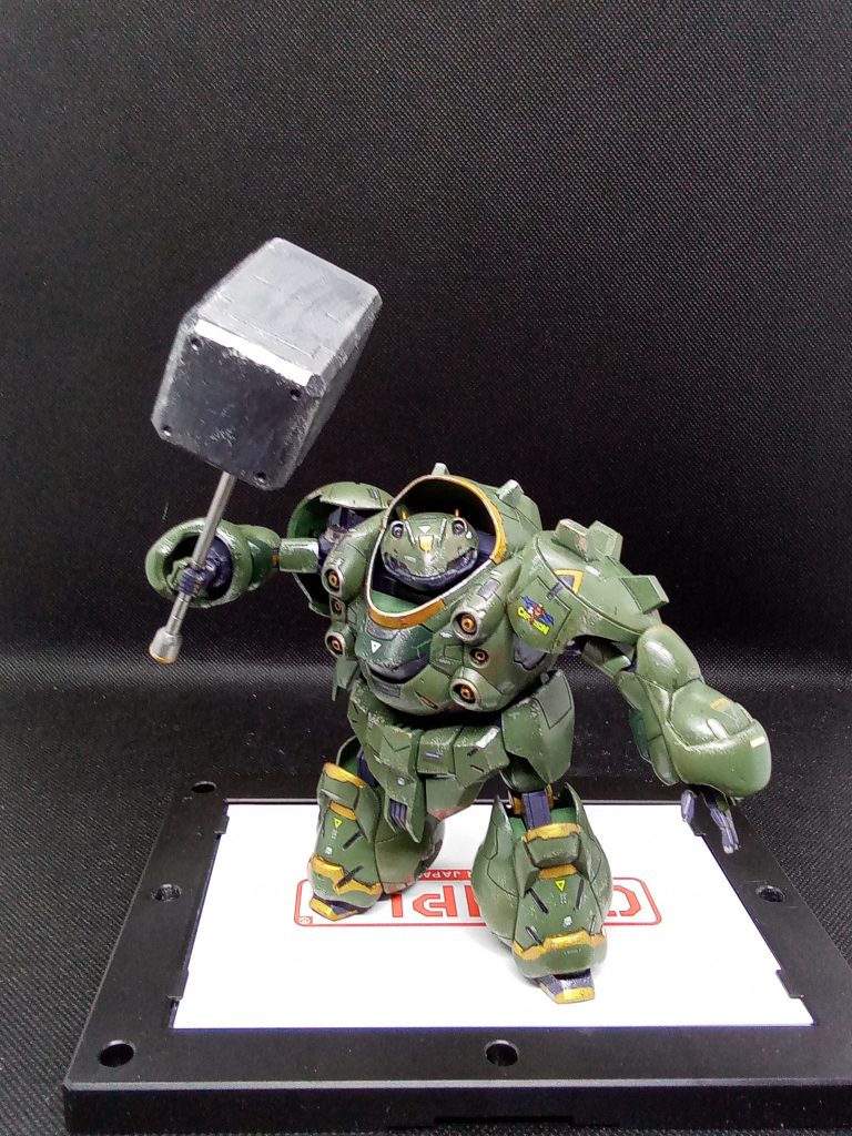 丸い形状に短い足が可愛いな～と思い購入しました重装甲はウェザリングと相性が良いですね♪四ヵ所パテを盛ってデザイン変更しています。お時間ある方は間違い探しをしてみてください。