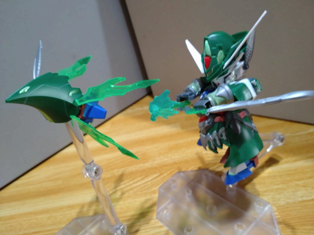 ・鳥型支援メカ…… ……名前ないの!? って、説明書見て驚いたっス