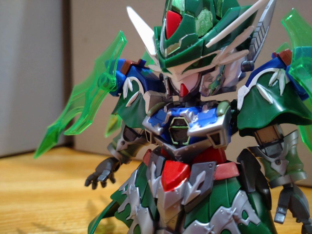 マスクはクリアグリーン単色なので塗装。目が透けて見える程度の透明感良き