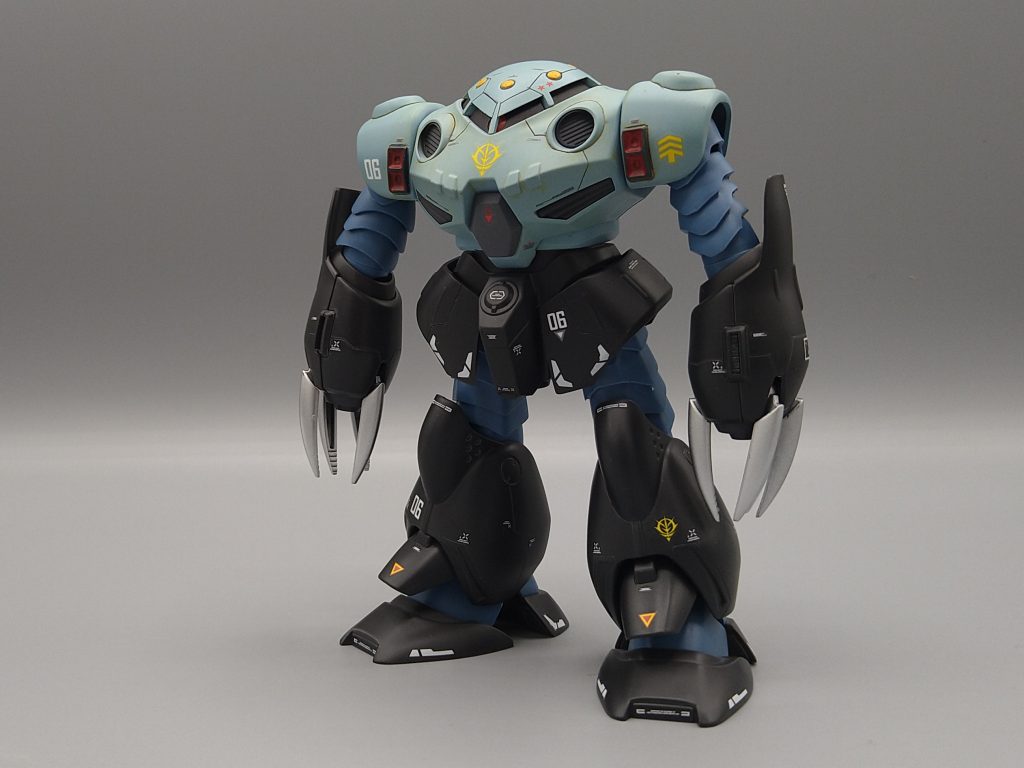 ズゴックよりずんぐりしてます。なんかかわいい。