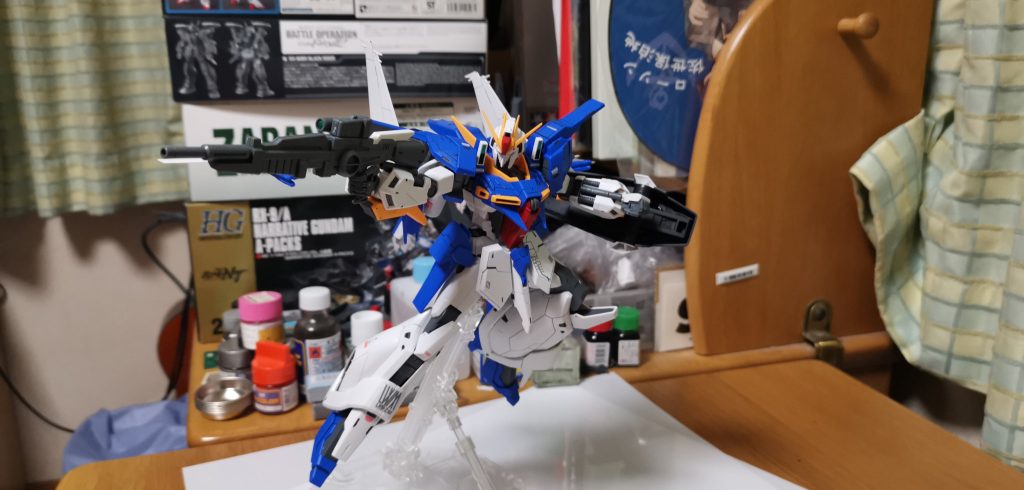 カッコイイポーズを求めて…–2枚目/制作者：紫雨