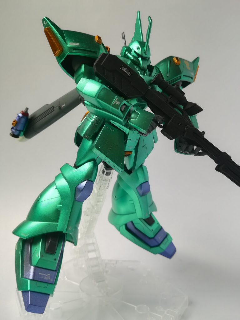 使用したマーカー：ガンダムメタグリーン、メタバイオレット、メタリックオレンジ