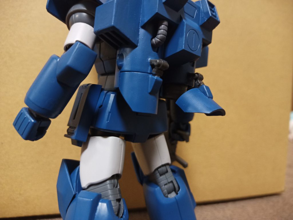 バックパックのいかにもパカパカしそうなのにそのままだとしない部分はジャンクになってたRGガンダムのフレームの良さげな部分を切り取ってきてパカパカ再現しました