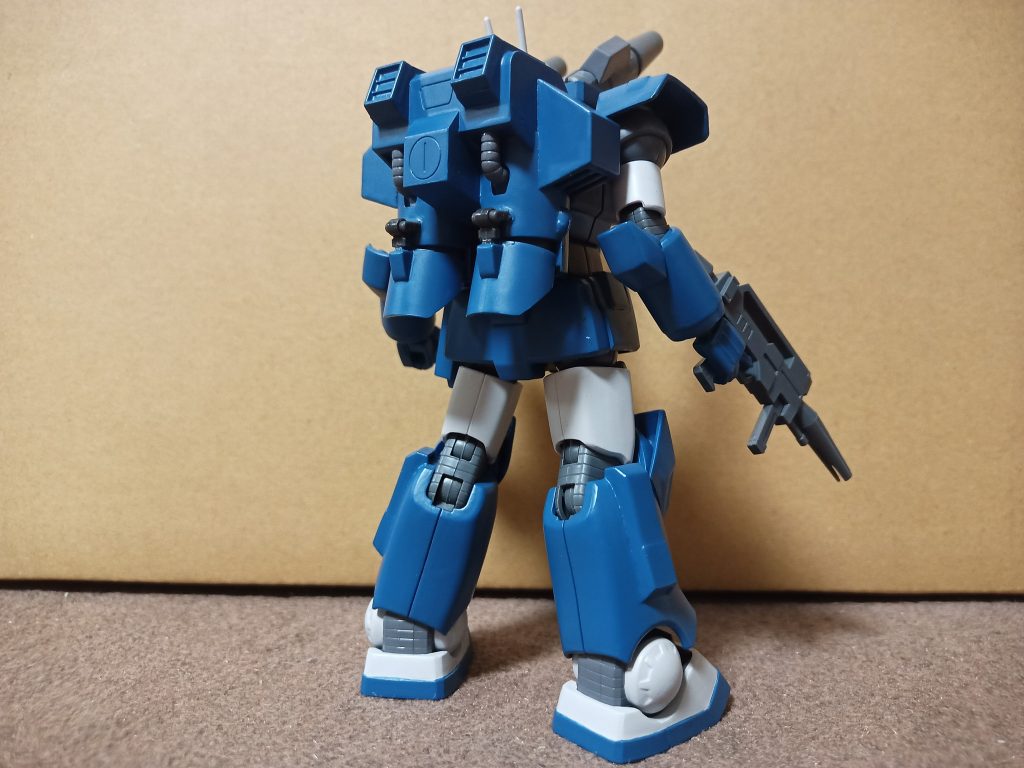 本体の青色の調色は悩みましたね…画像資料によって色味が全然違うのでとりあえずネモを踏んづけて大活躍したシーンを参考にネモの青より鮮やかな青色かな?で塗装しました