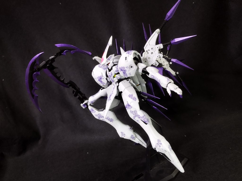 アクションポーズをいくつか。