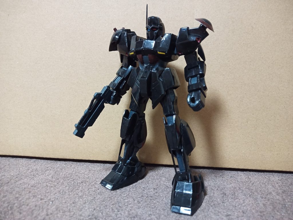 ガッシュそのものを作る技術もなかった(昔も今も)ので、あくまで「っぽいMS」という事で顔なんかはそこそこ頑張りました今作るなら配色とか造形とかもっと工夫するのかもですが当時はそれなりに気に入ってましたね合わせ目なんかも全然気にしてなかったです(…今もか?)