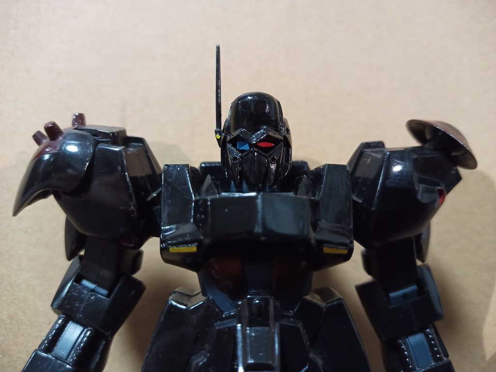 当時の他のガンプラは全部捨てちゃいましたがこれは気に入ってたので捨てなかったようです※おまけの追記以下うろ覚えですが使ったパーツの出処ですアンテナ及び右肩アーマー:ドラグナーシリーズ1/144「ゲルフ」、左肩円盤:「旧キット1/144アイザック及びドワッジ」、バックパック:「旧キット1/144ガズR/L」、腰部スラスター(元のサーベルラック穴の目隠し用):「旧キット1/144フルアーマーZZガンダム」、刀身:「旧キット1/144リゲルグ」、その他:ランナータグ、パテ等あぁ、あのパーツねとニヤリとしていただければ幸いです