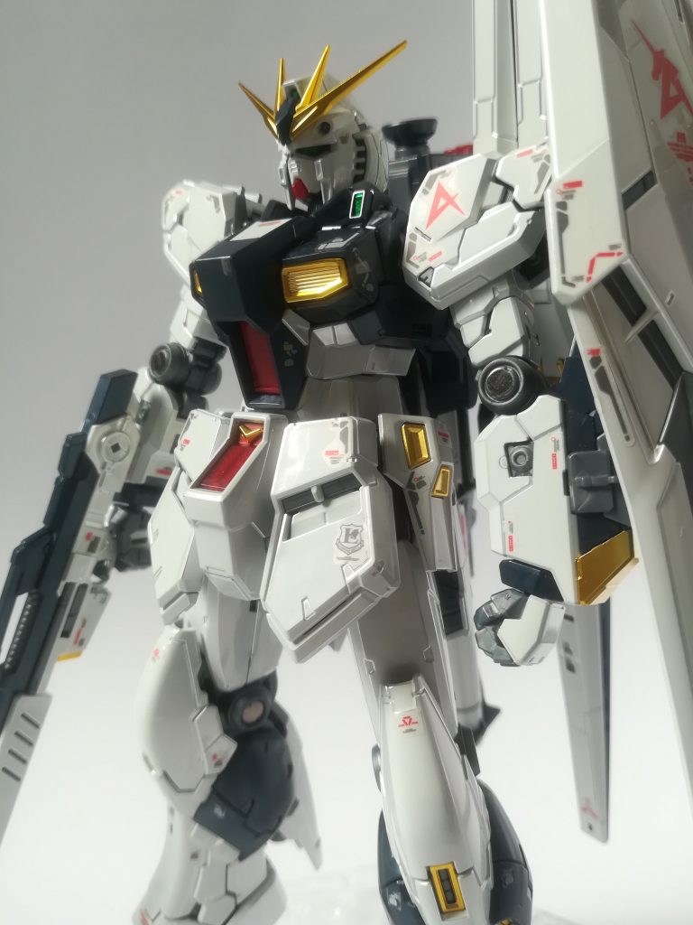 RGなのでディテール多め、デカールも沢山。