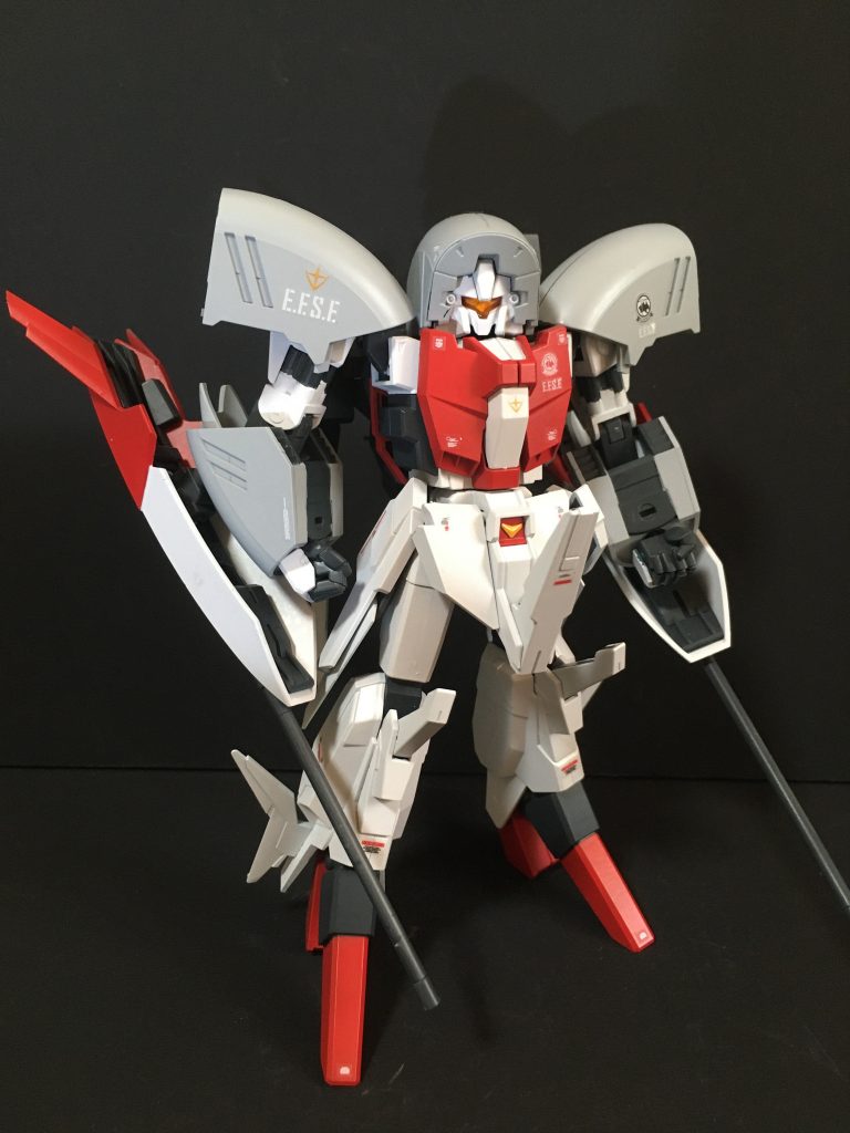 正面右側ドム顔のアッシマーがジム顔のアンクシャとしてバージョンアップして登場した際は連邦の反ジオンにかける執念を感じました。ドム顔+ティターンズカラーのアンクシャも制作しているので、そのうち投稿します。