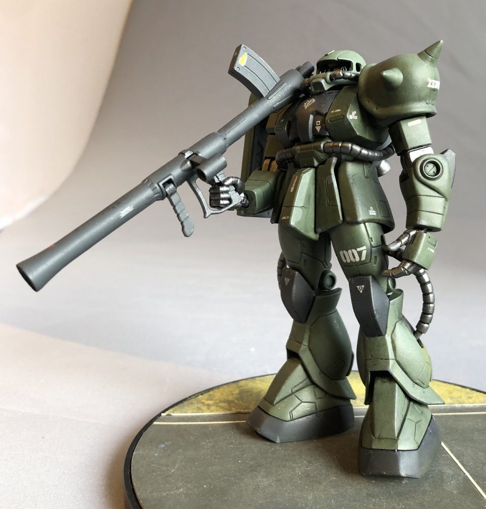 他の1/144ザクで考えるとFGが一番近いデザインです。