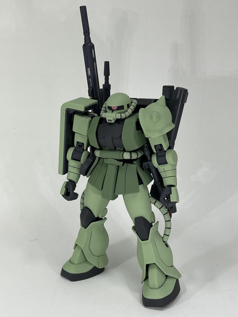 正面。スミ入れとトップコートのみの、どノーマルな感じ。一応、シールド裏をちょっとだけ塗った。