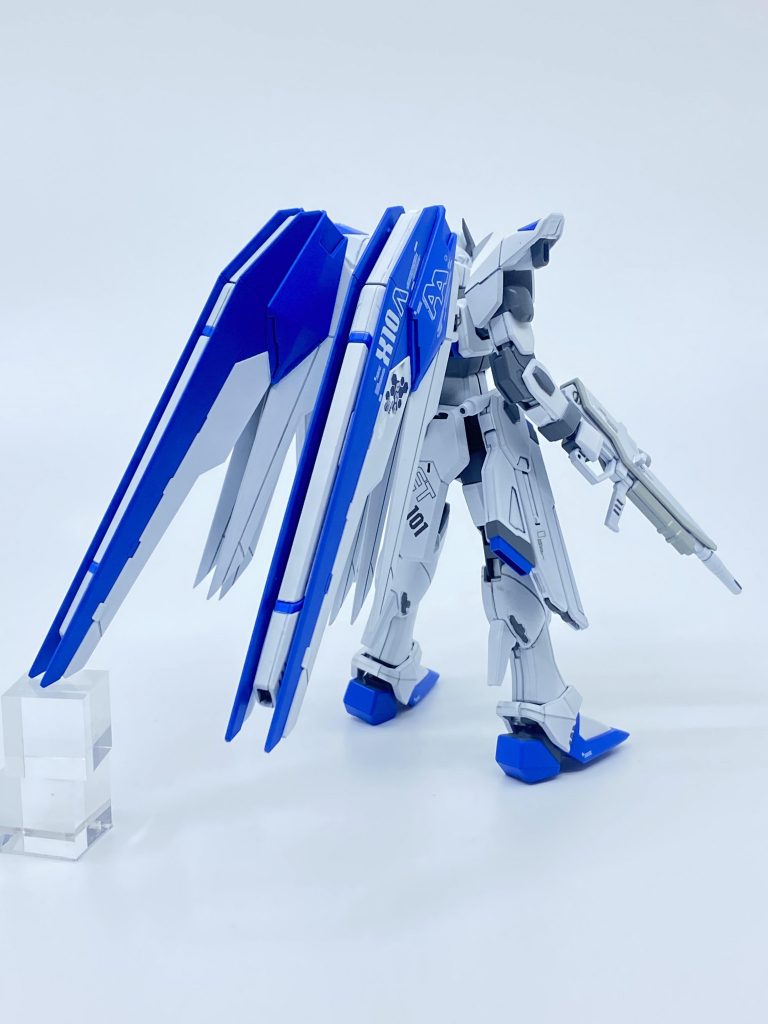 ウィングバインダーの配色はHi-νに寄せすぎたかと危惧しましたがそこまで違和感なさそうでホッとしてます(笑)