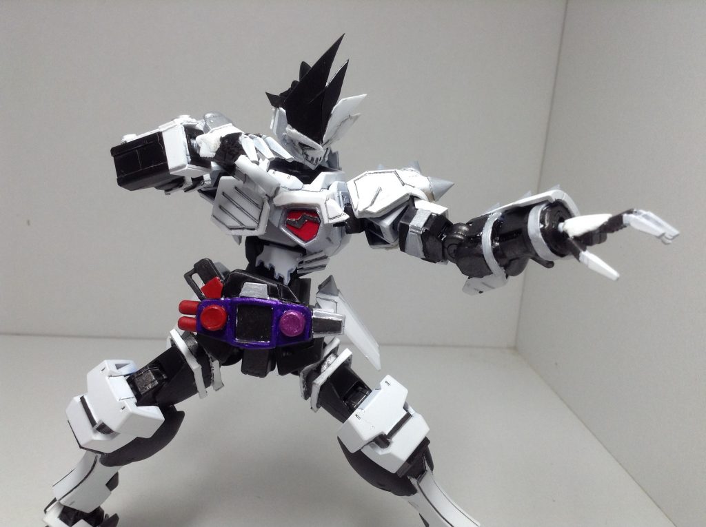 バグルドライバーはAGE‐1のバックパックにプラ板を貼り付けて作りました。平手は境界戦機から拝借