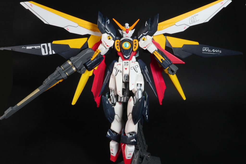 ウイング展開折角四枚羽にしたのでやってみました。手や足にもうちょっと表情つけたかったなと後悔・・・