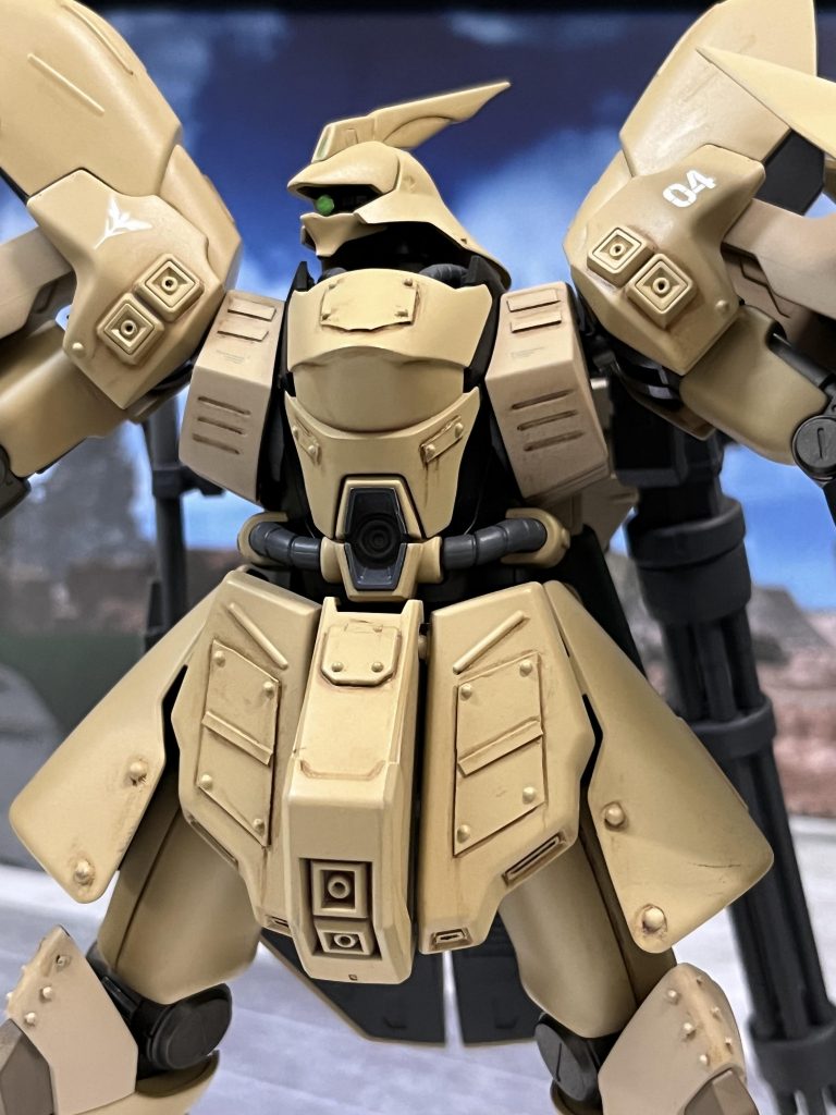 今回は軽く汚しも入れてみました。なんたって陸戦型ですから。