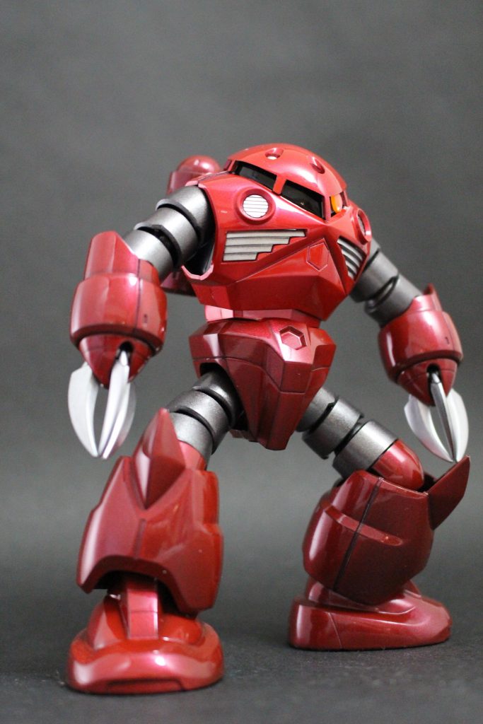 分かりにくいですけど、胴体はキャンディ塗装で、それ以外の赤はメタリック塗装です。初めてのキャンディ塗装でしたが、わりと綺麗に塗れてうれしい